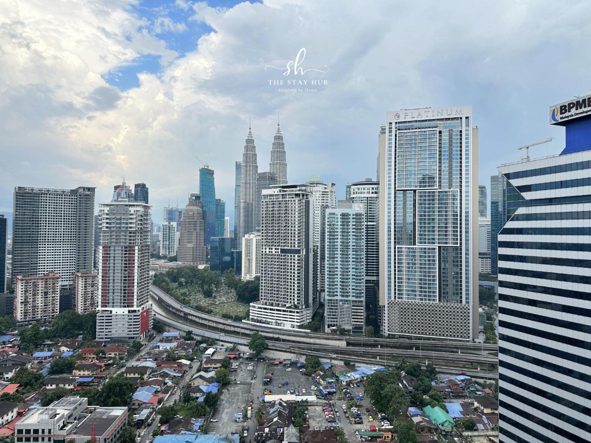 The Luxe Klcc View Sky Pool Apartamento Kuala Lumpur Exterior foto